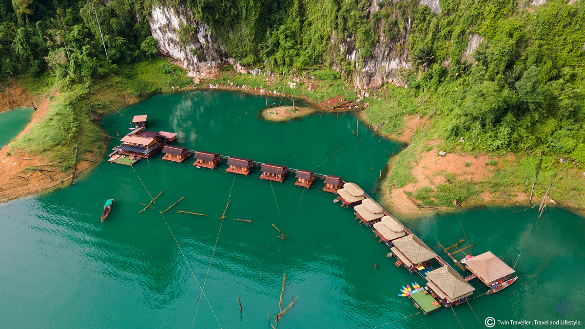 Overhead view of charming floating bungalows nestled on Chiewlan Lake amidst stunning Khao Sok scenery.